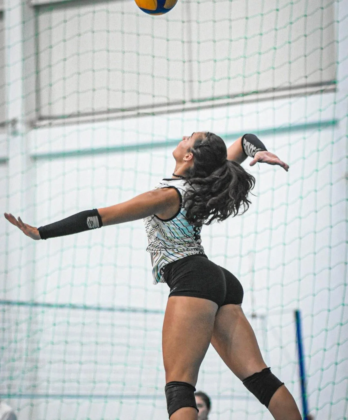 Jugadora de voley sofi paredes paraguaya culona image 38