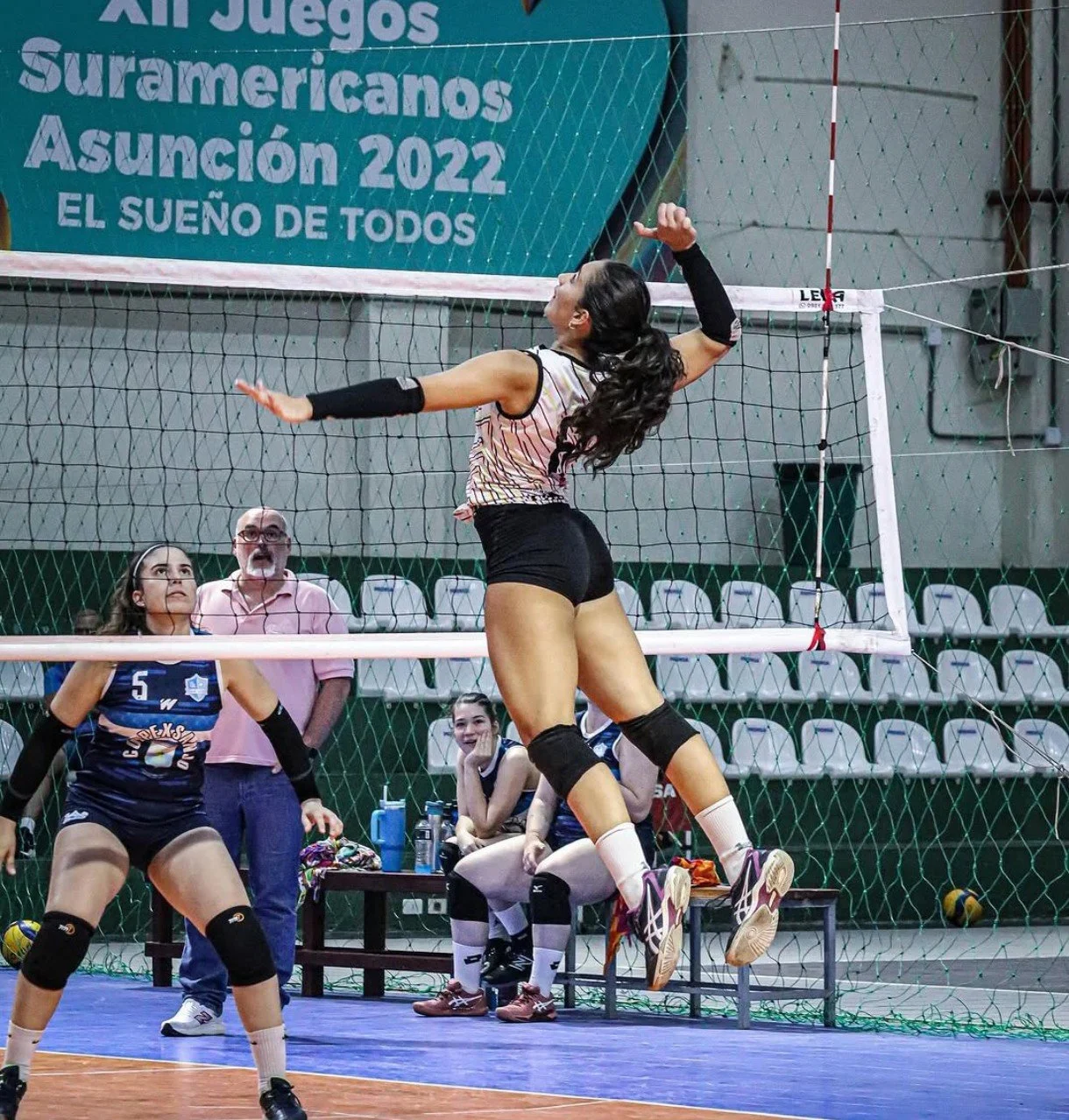 Jugadora de voley sofi paredes paraguaya culona image 42