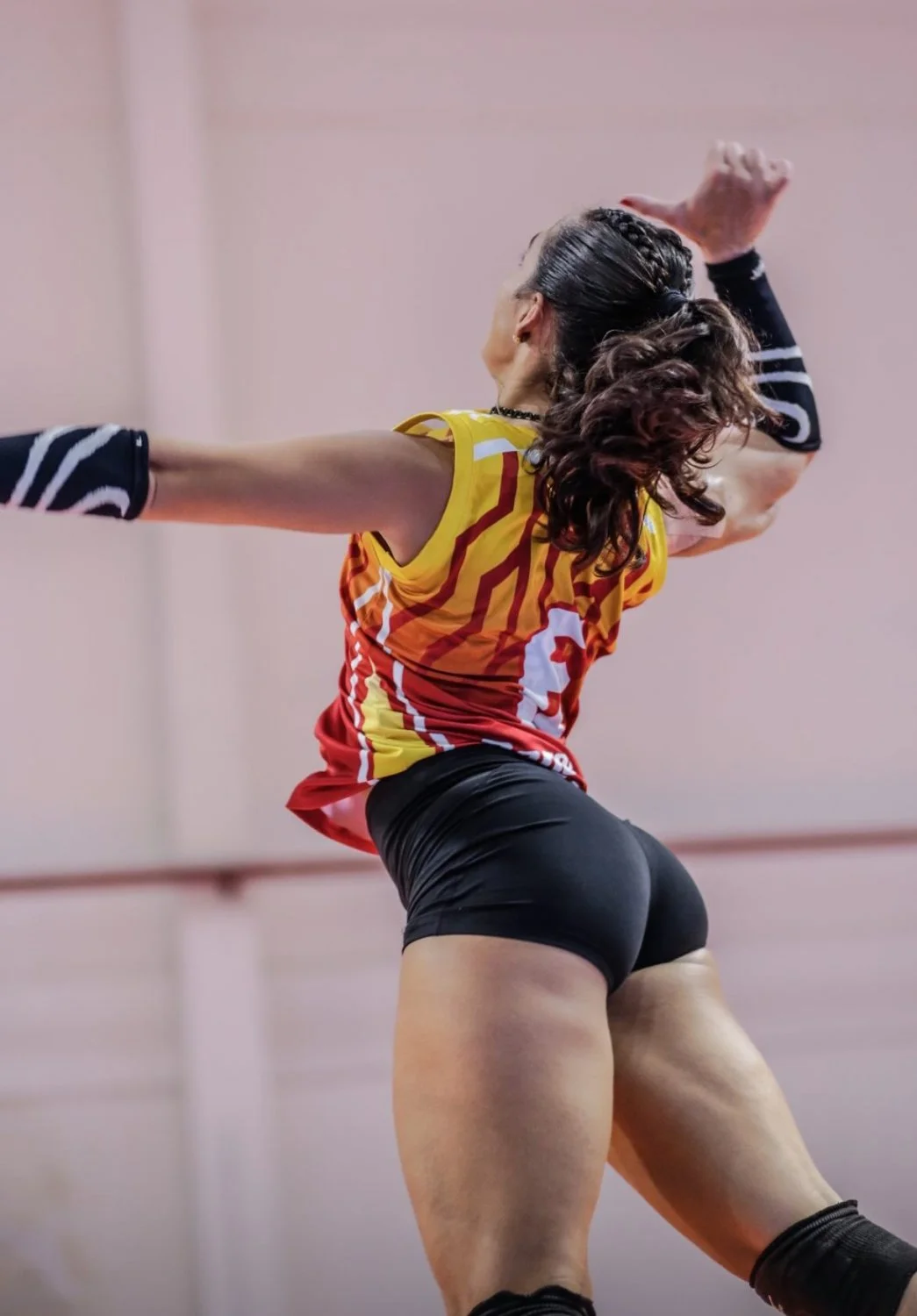 Jugadora de voley sofi paredes paraguaya culona image 6