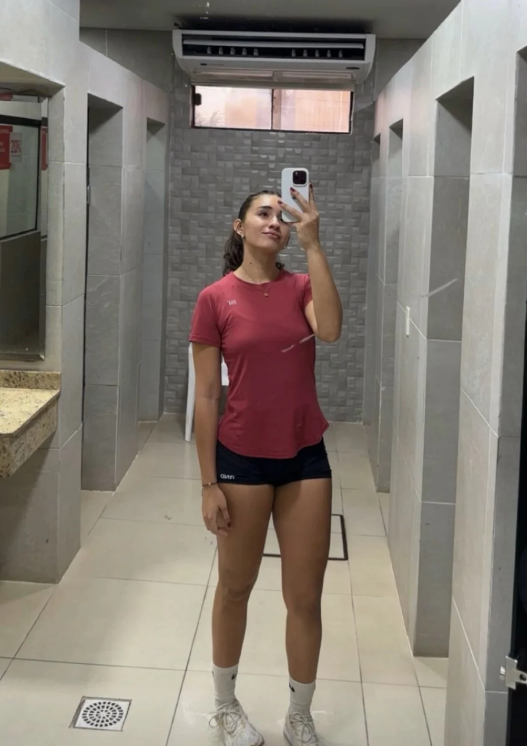 Jugadora de voley sofi paredes paraguaya culona image 8