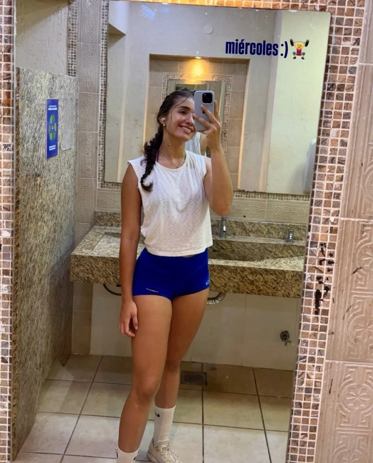 Jugadora de voley sofi paredes paraguaya culona image 9