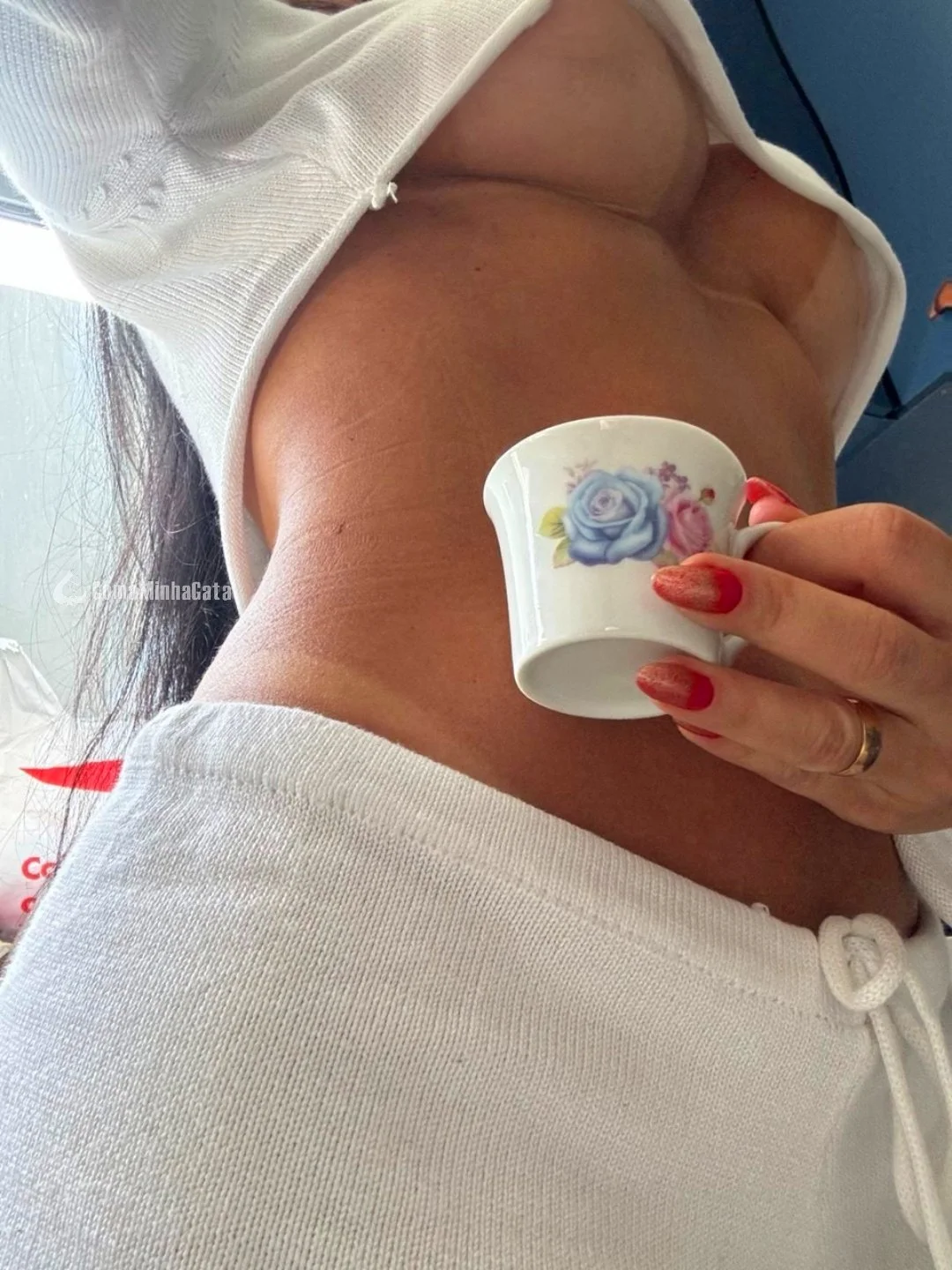 ComaMinhaGata - Para desfrutar desse café comigo, o que traria para eu tomar? image 4