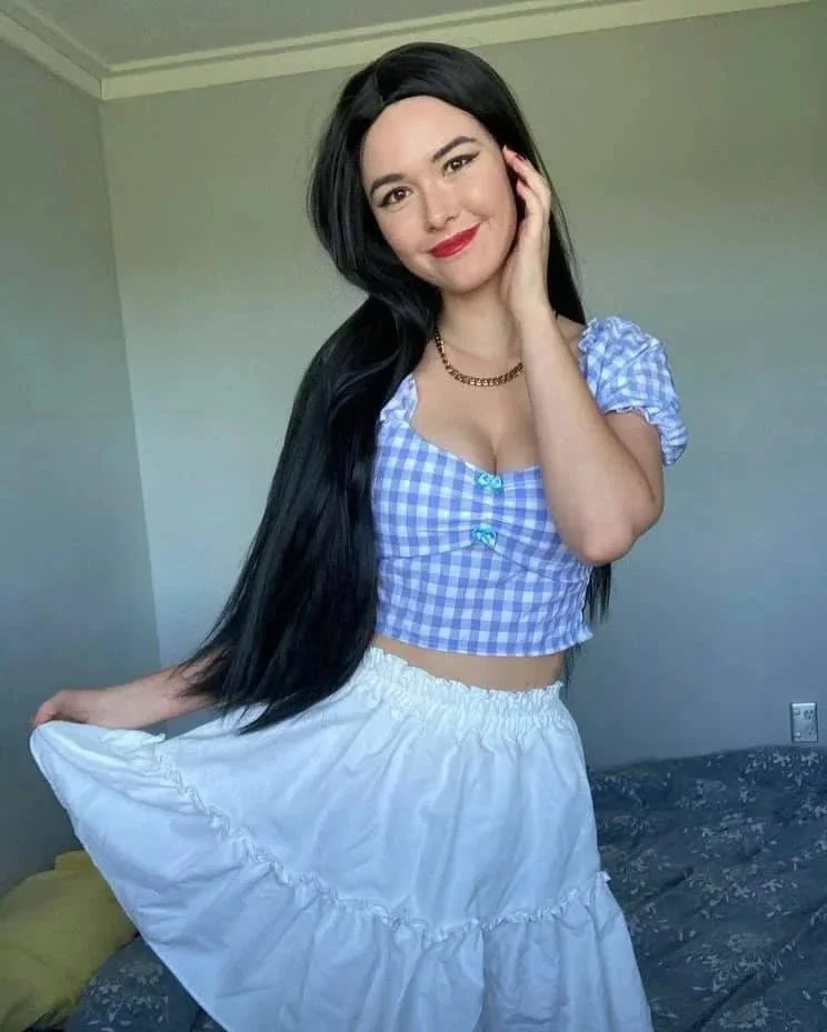 New Zealand whore. From bikini model to taking two cocks. image 31