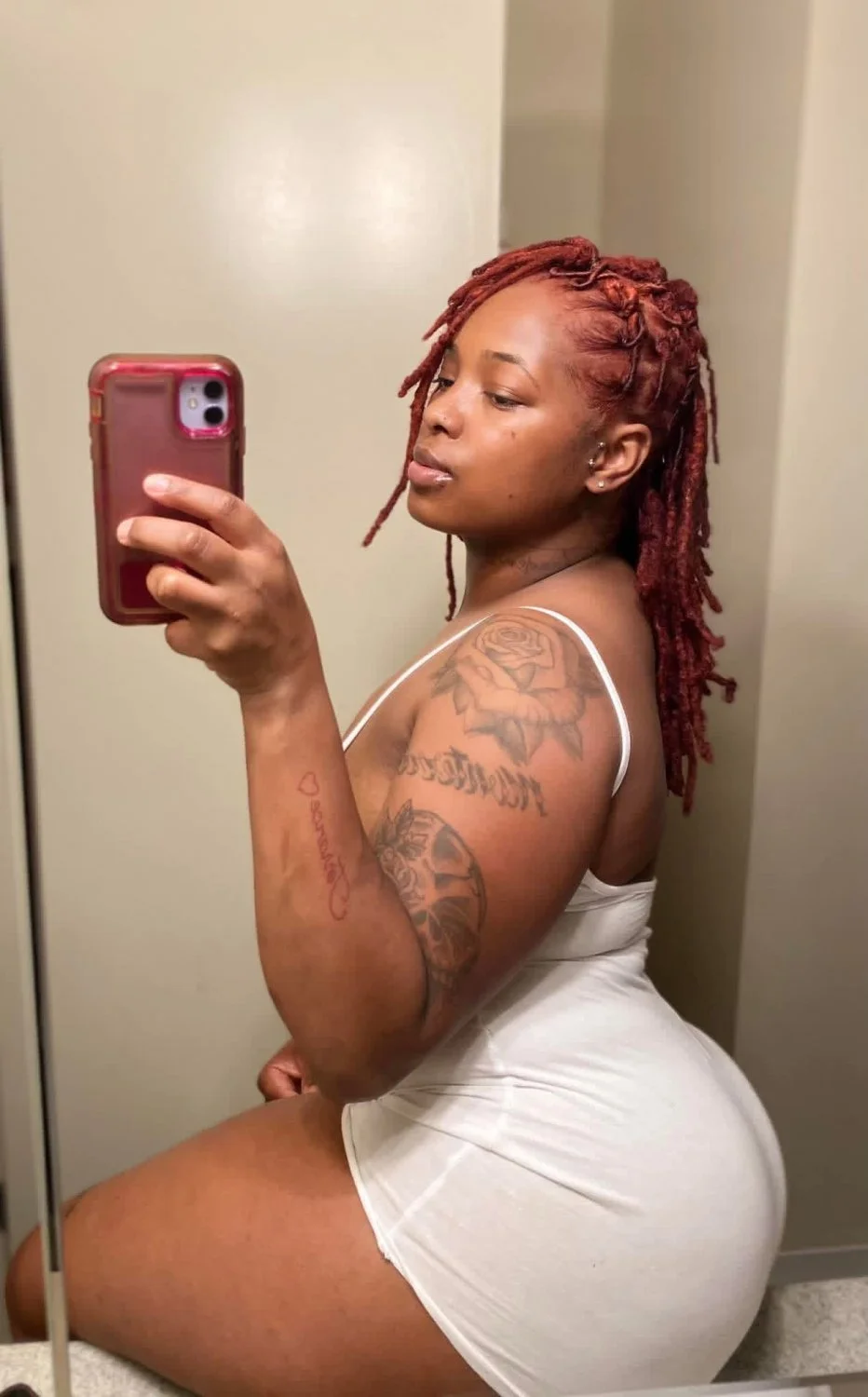 My thick ass cousin I would to stick my dick 🍆 rite in her ass she stay teasing on Facebook image 10