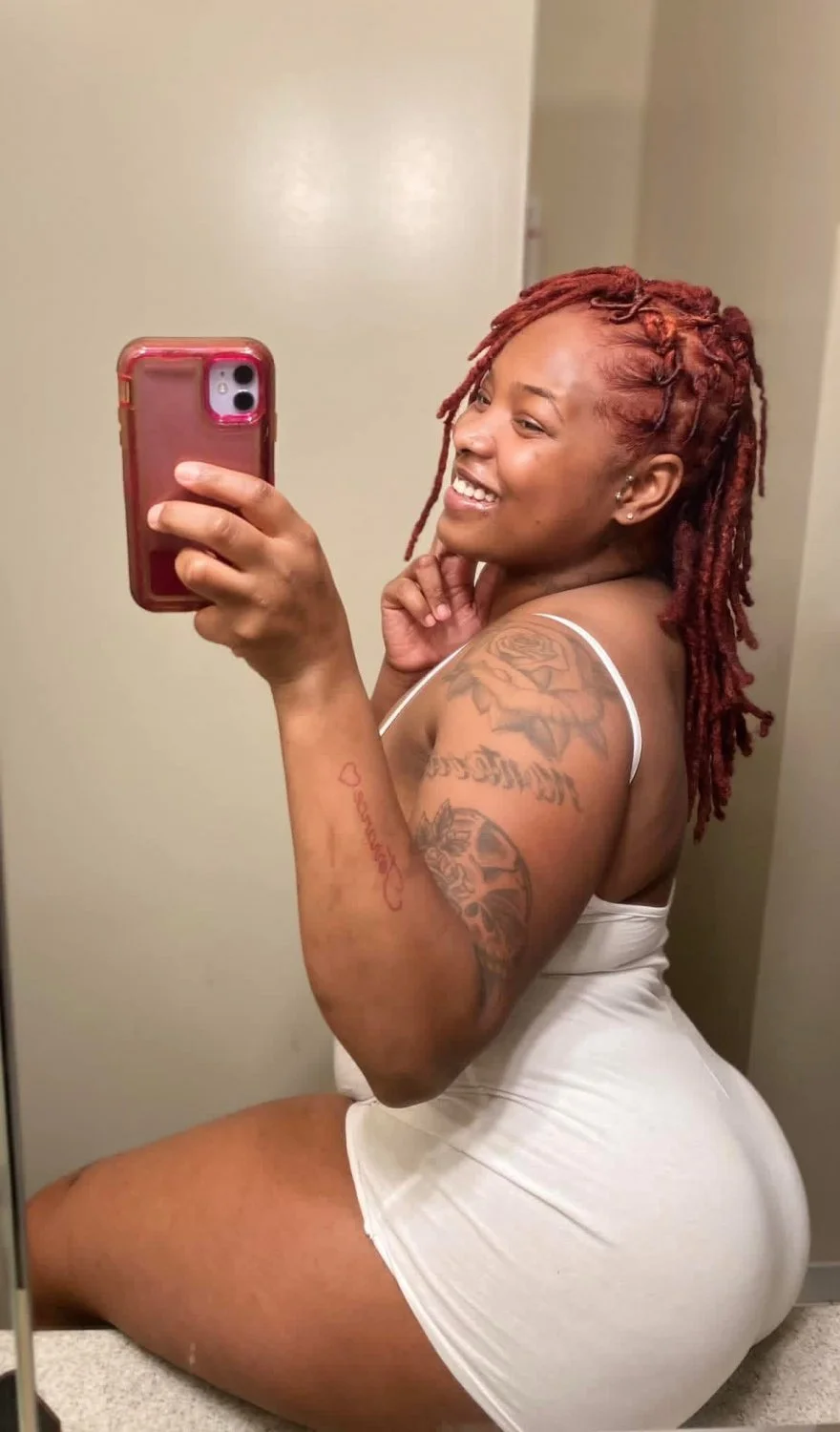 My thick ass cousin I would to stick my dick 🍆 rite in her ass she stay teasing on Facebook image 7