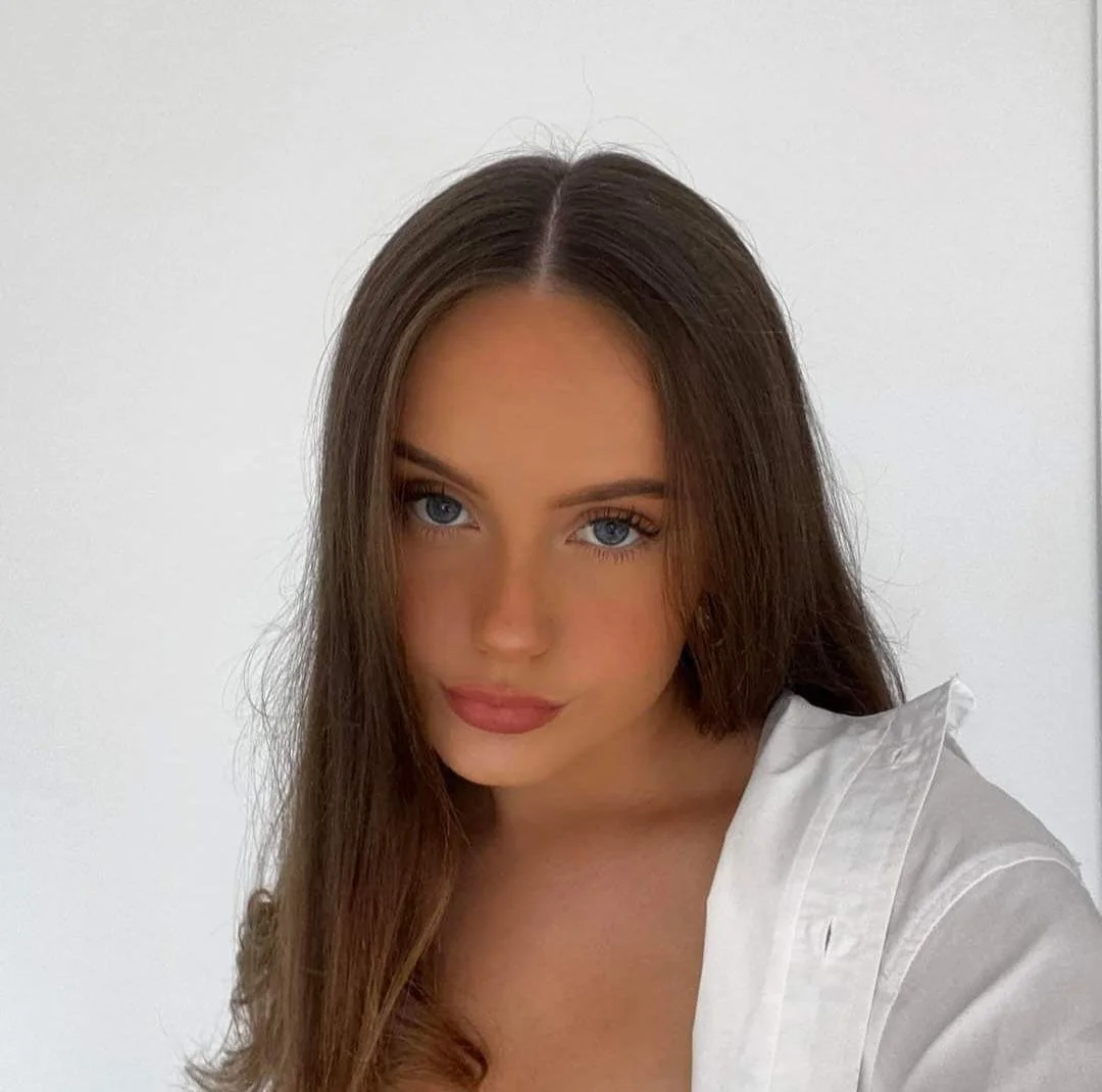 Norwich girl Caitlin exposed image 32