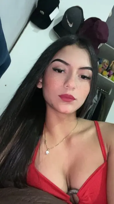 Novinha gostosa perdeu o celular e foi vazada cover image