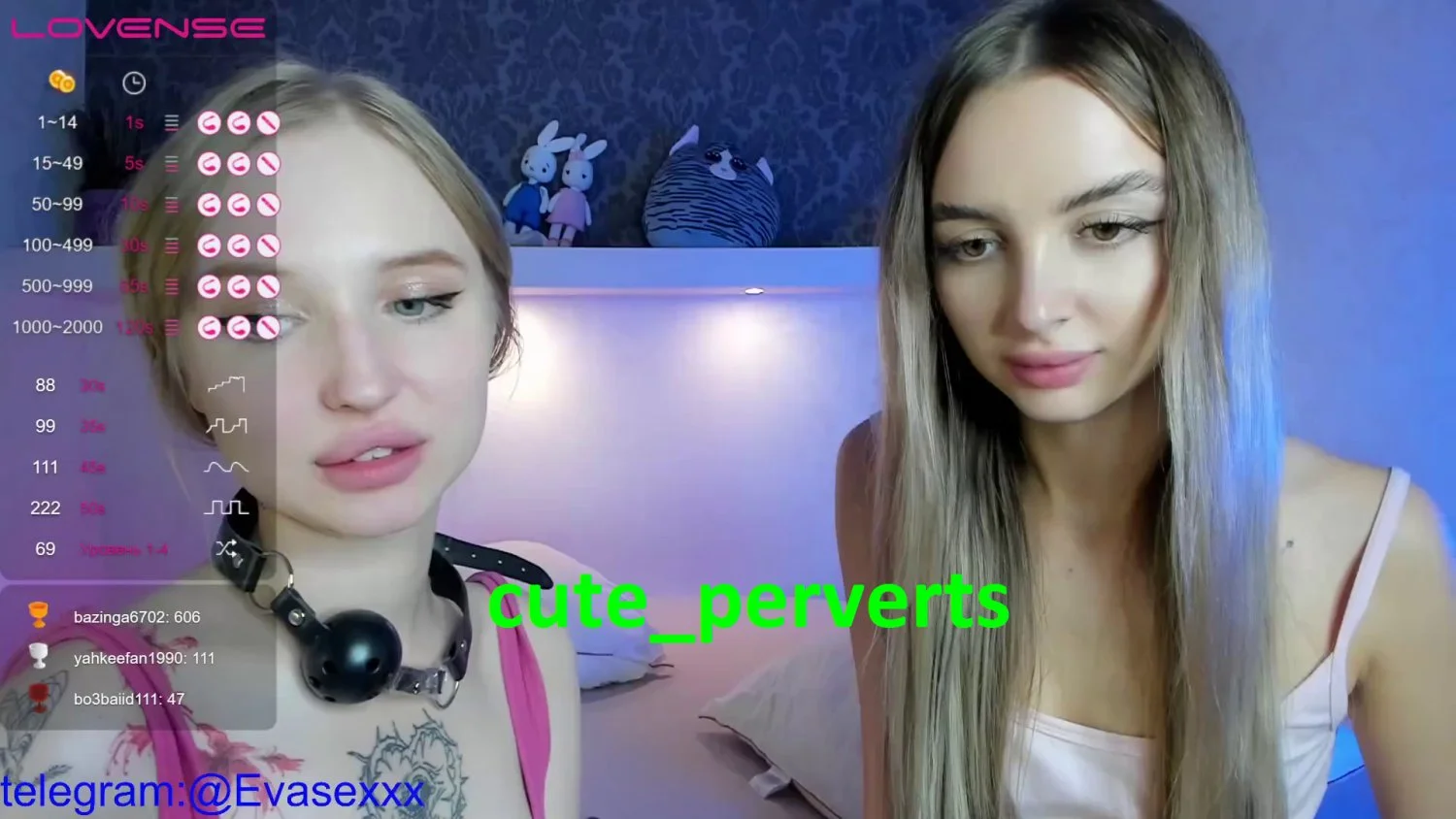 Lesbian Kisses image 2