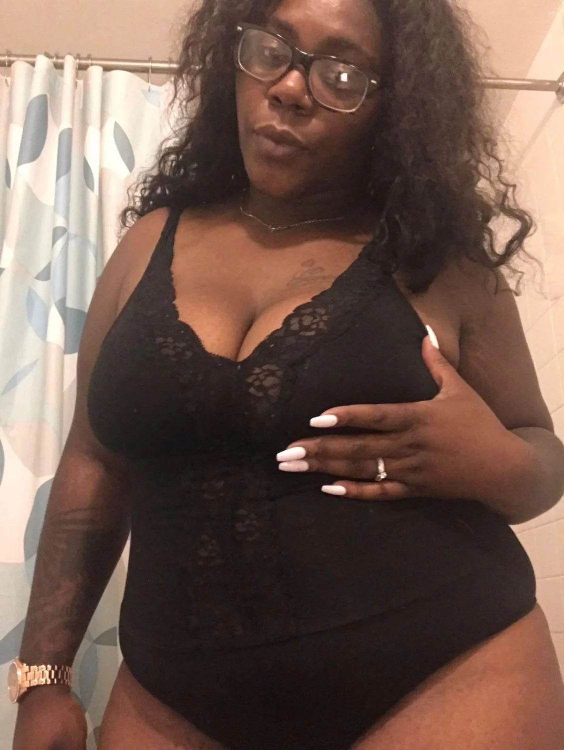 Ebony shows her pink phat pussy and large breasts image 19