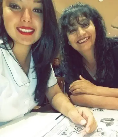Madre e hija comparten algo en común ser putas !!! cover image