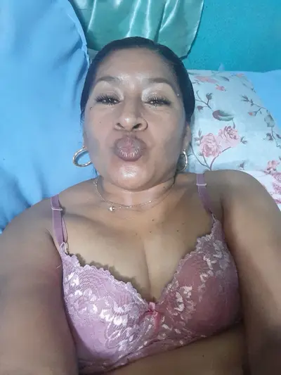 Madura se la traga entera 🍆 cover image