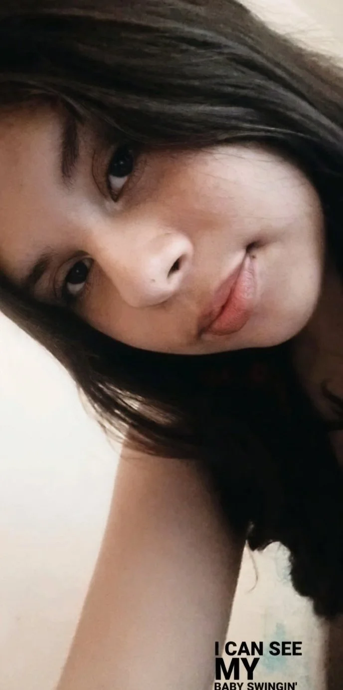 Seguidor pediu pra Vazar fotos de novinha gostosa mostrando sua bucetinha e seu cuzinho rosado image 10