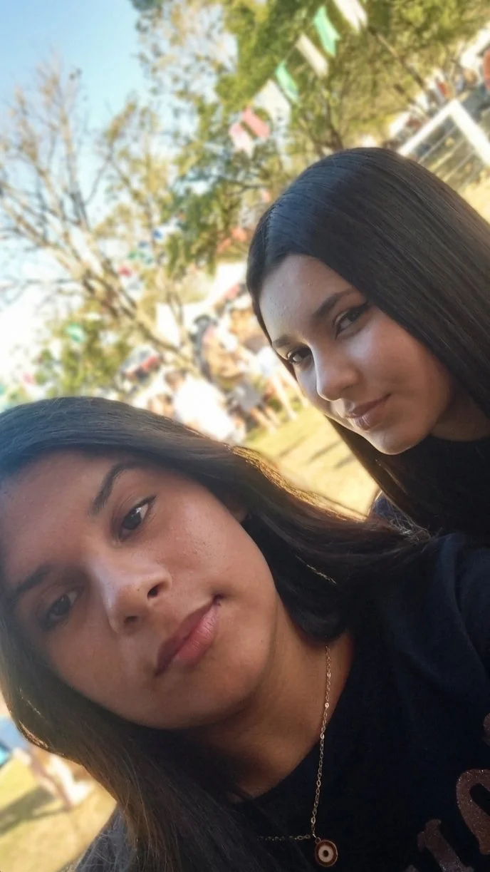 Seguidor pediu pra Vazar fotos de novinha gostosa mostrando sua bucetinha e seu cuzinho rosado image 9