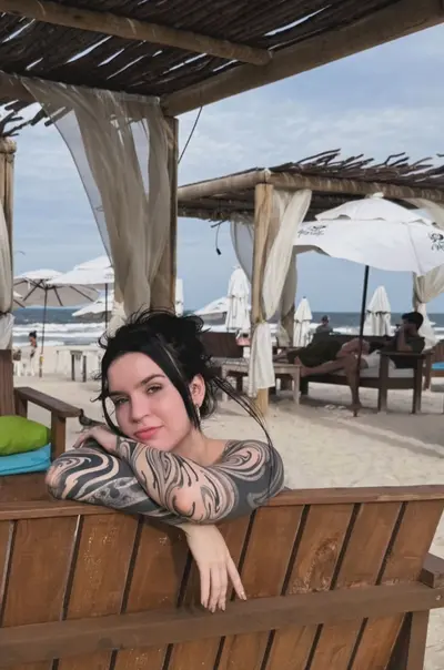 novinha tatuada muito gostosa cover image