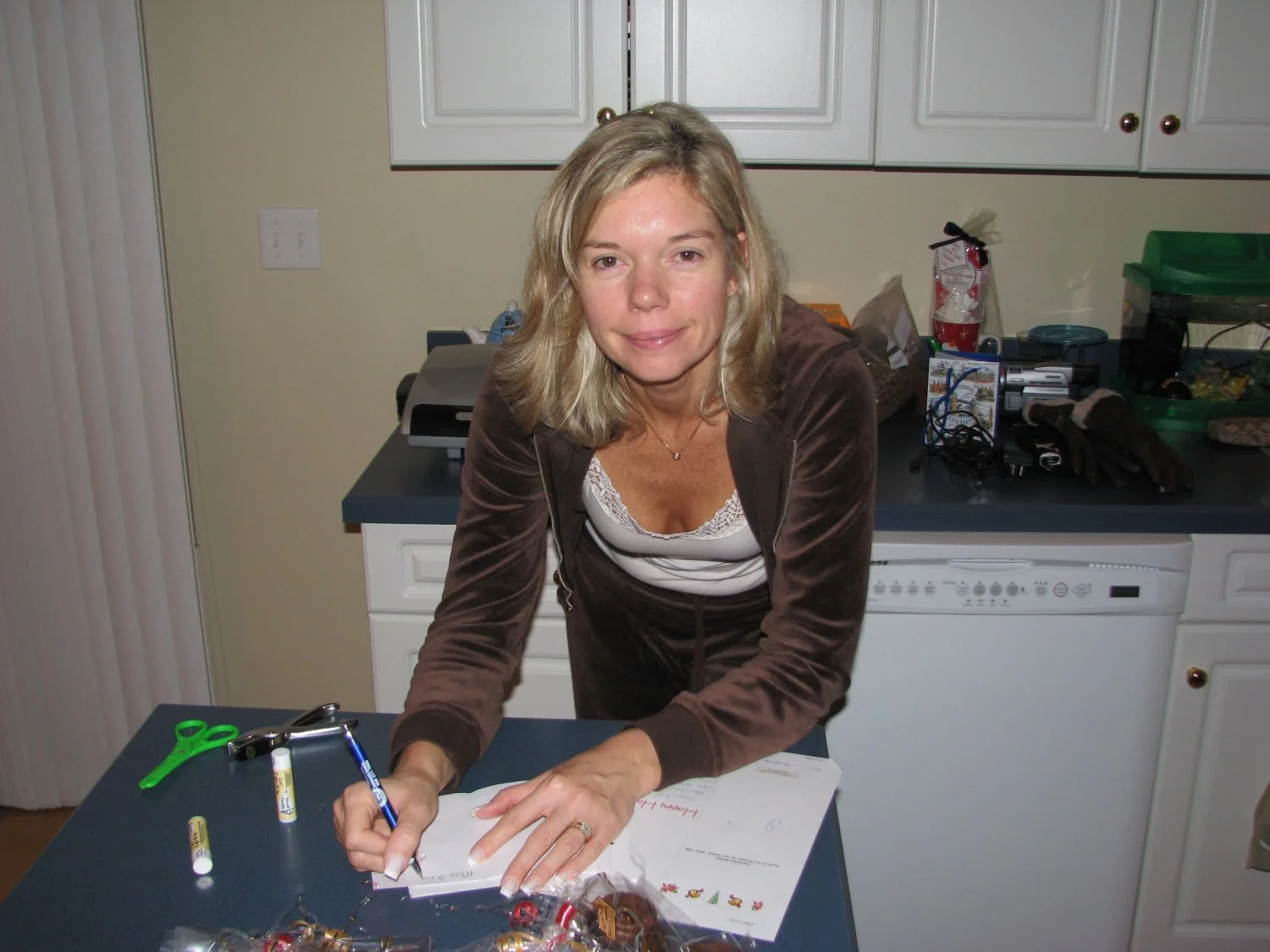 Hot Mom poses nude & shows her holes - private pics leaked (who knows her?) image 34