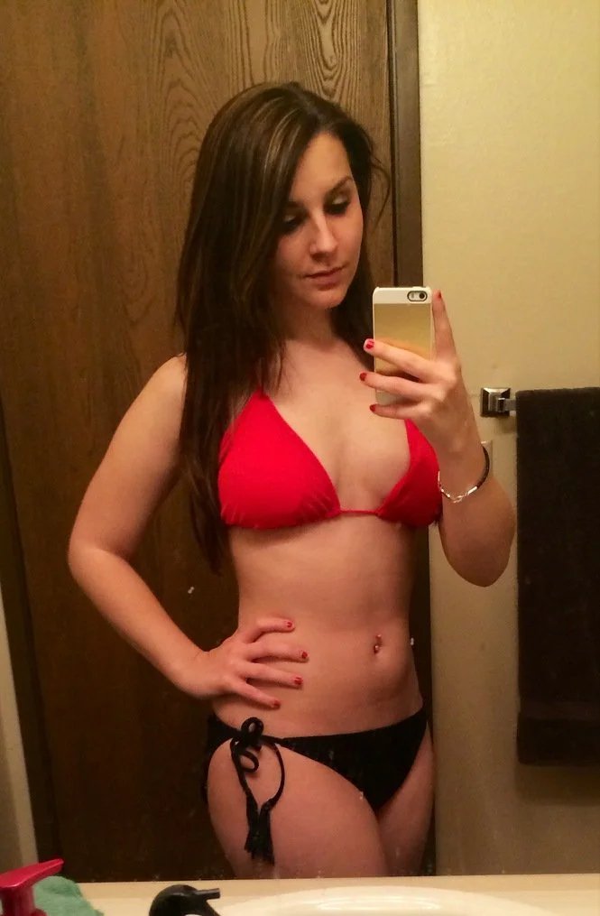 Hot teen leaked image 2