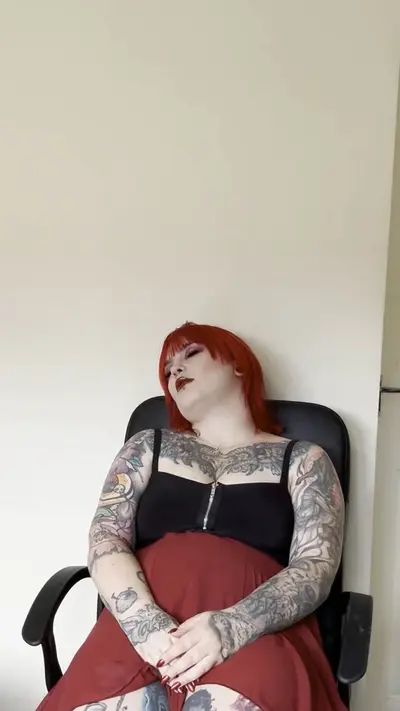 Hypno Reaction - Chubby goth girl hypnotized to strip cover image