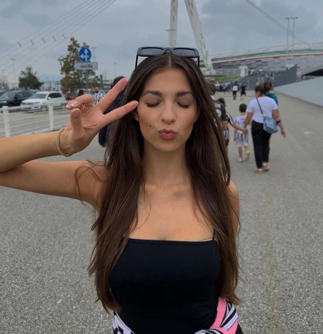 Cristina Colombo hot italian football influencer image 27