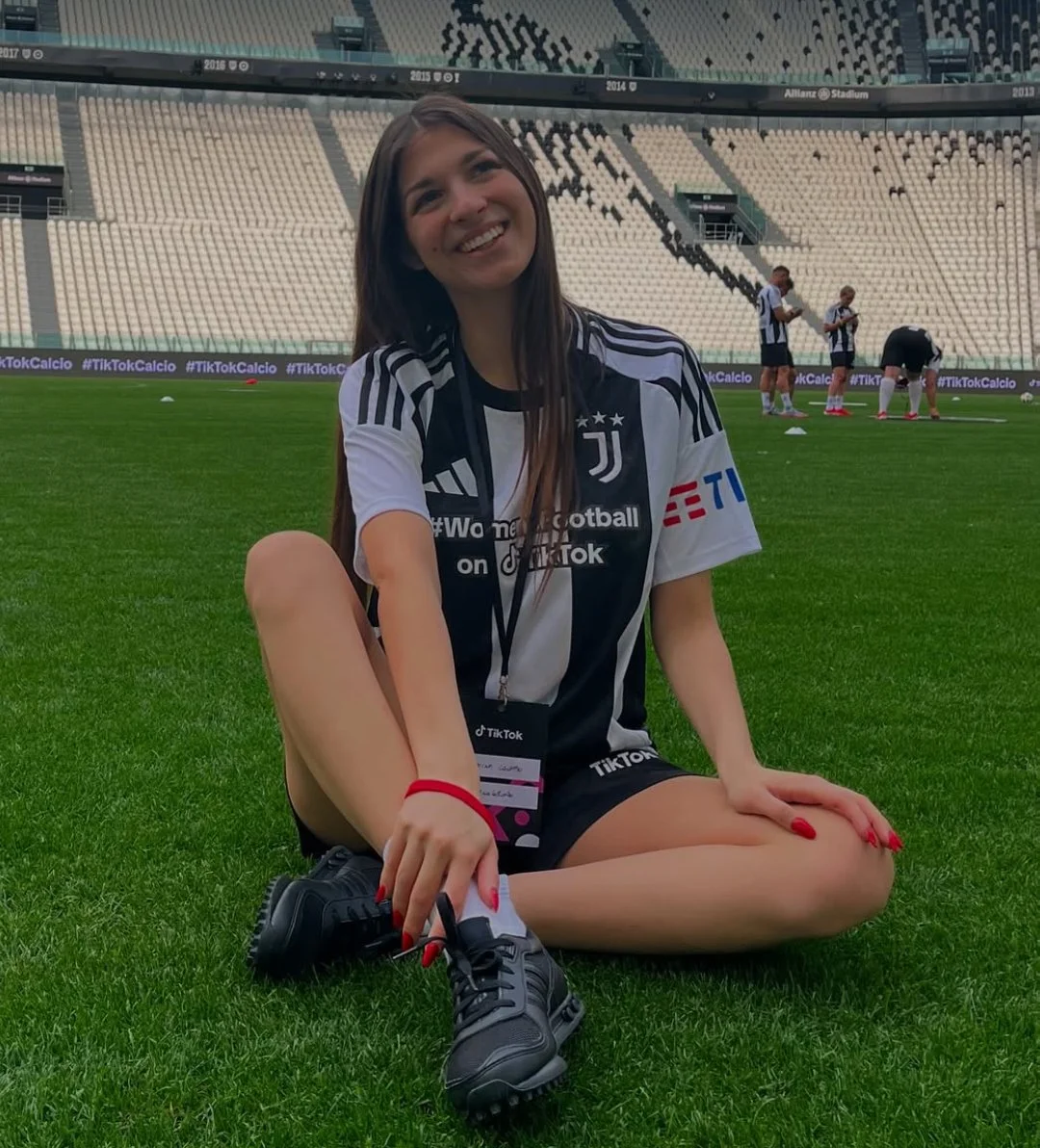 Cristina Colombo hot italian football influencer image 39