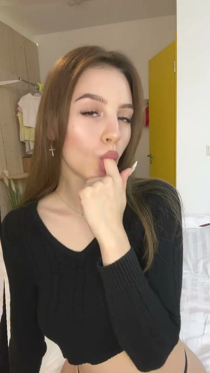🔞 natural tits sexy slut titfuck shaved pussy nude 🍑💦 OF image 4