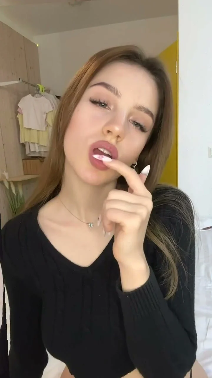 🔞 natural tits sexy slut titfuck shaved pussy nude 🍑💦 OF image 5