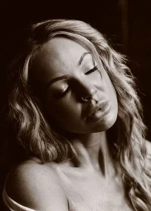 Something is different in the UTAH water boudoir image 36