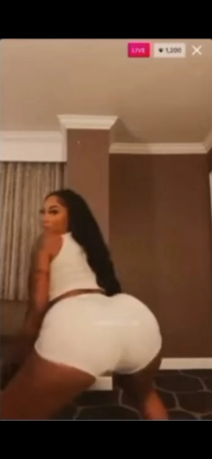 NBA youngboy babymomma Jania meshell twerking IG live main image