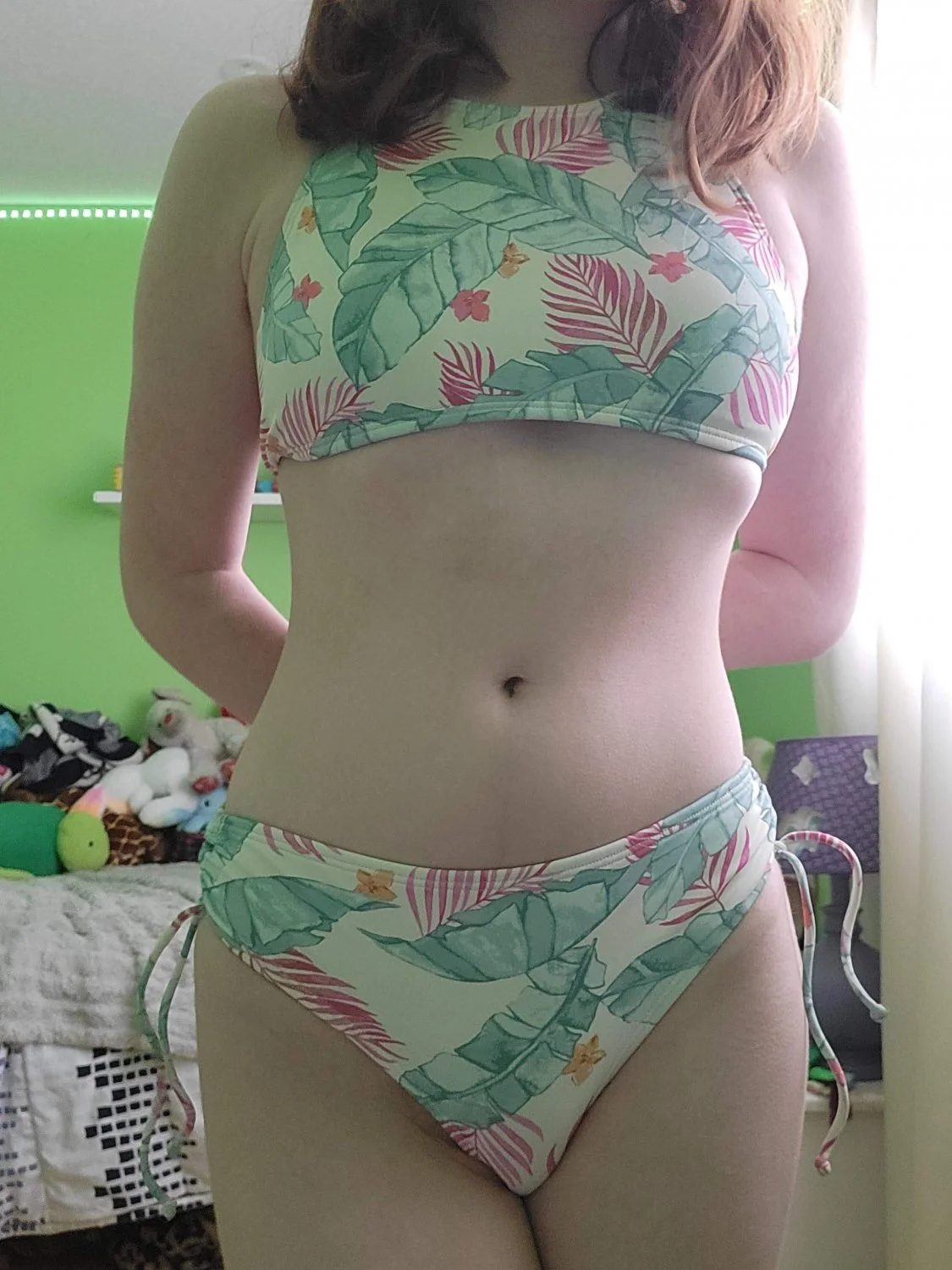 18yo pale girlfriend image 2