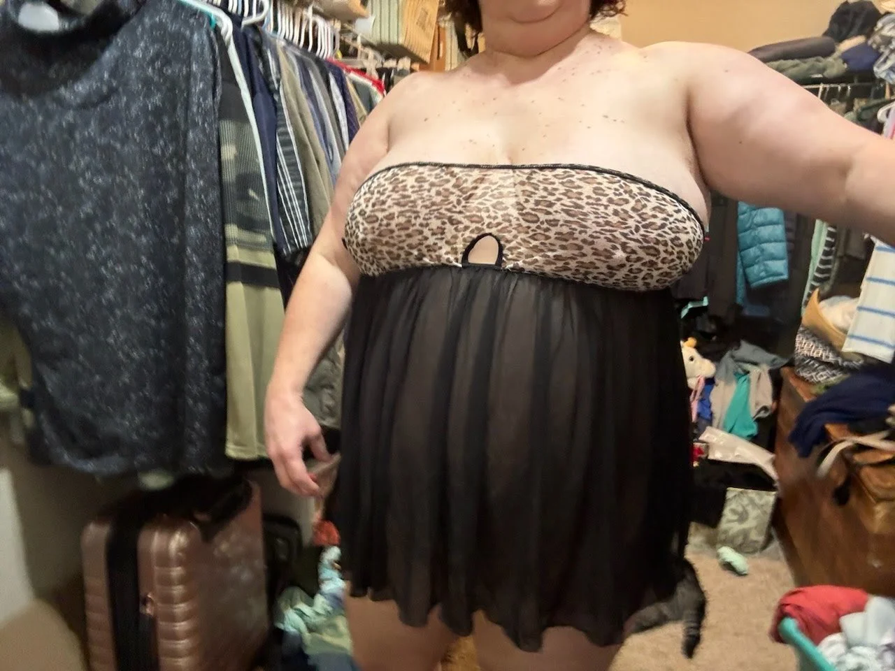 Laura old fat hotwife image 17