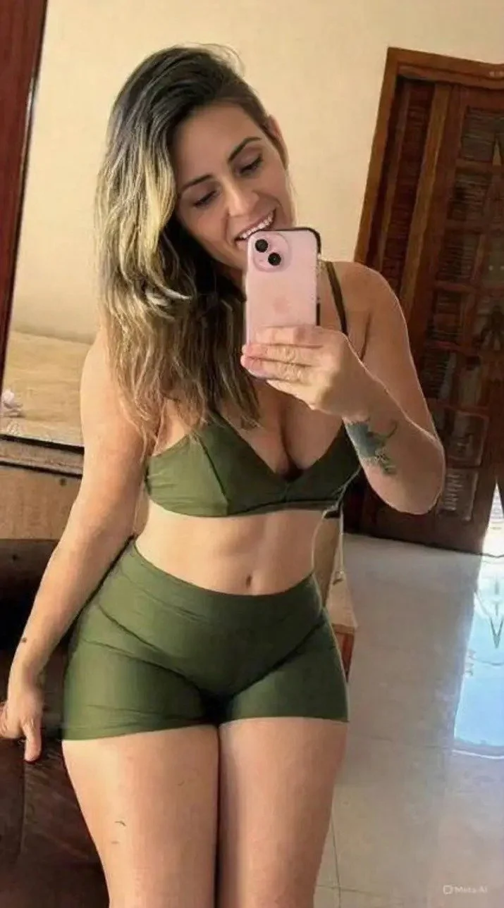 Juliana coroa safada image 4