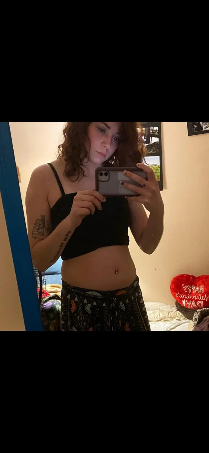 25 year old slut loves showing off main image