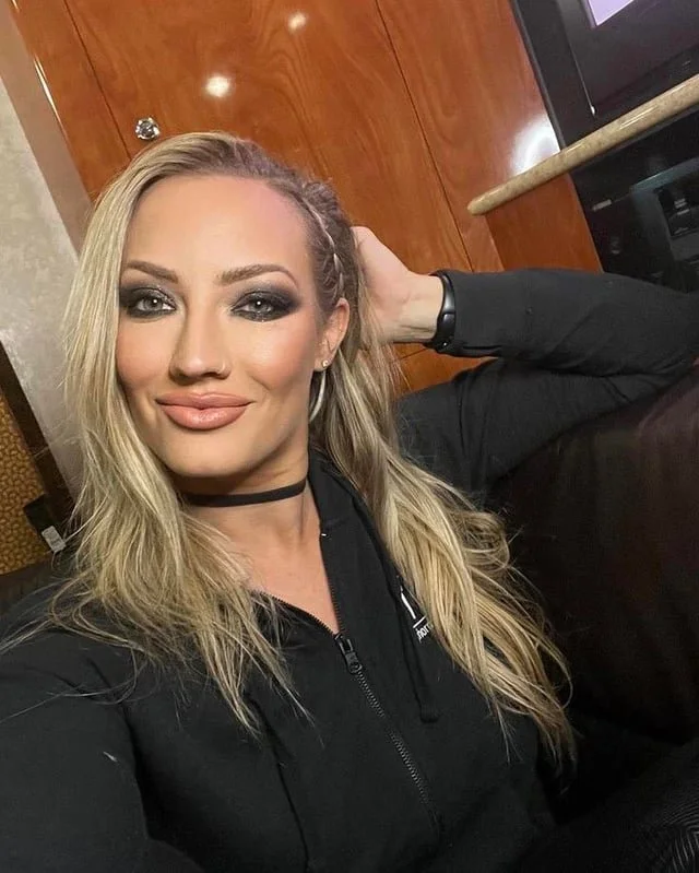 Nita Strauss 7 image 3