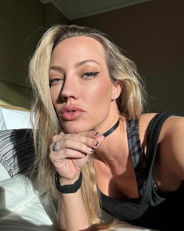 Nita Strauss 7 image 4