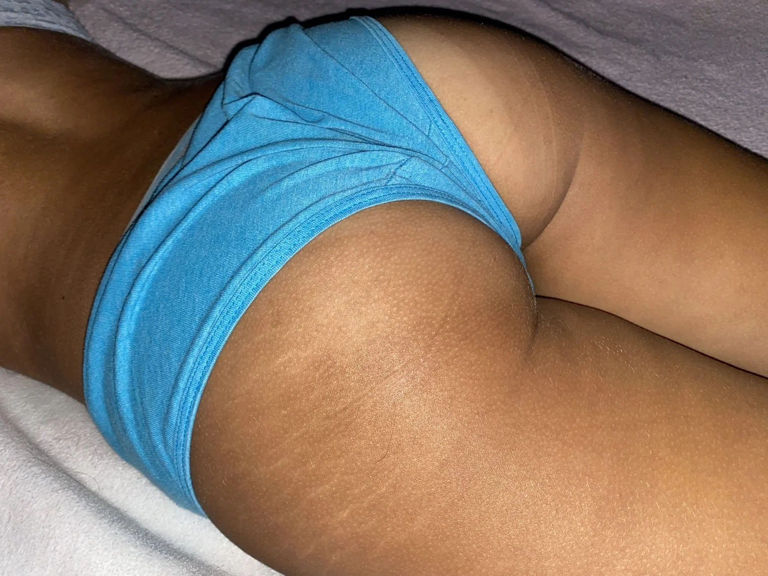 Check out these tanlines 😱😍🤤 main image