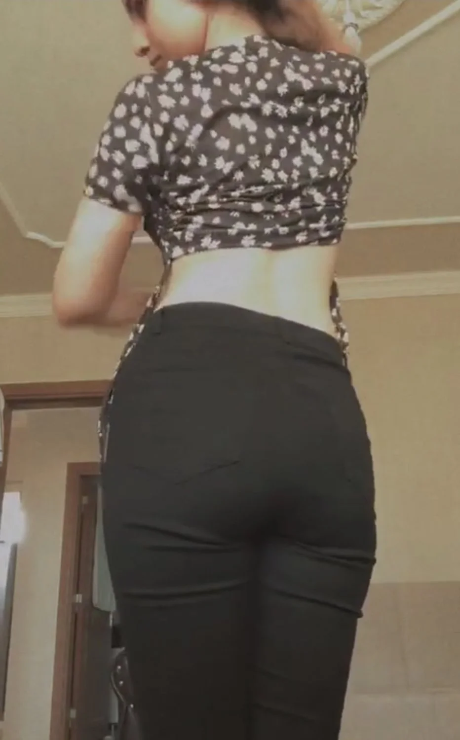 Young slut try the anal image 6