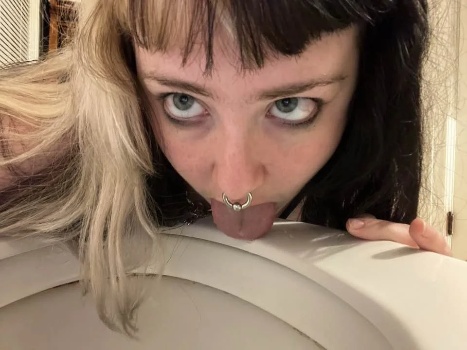 [Timelined by E17] Hailee the bimbo - total - failure image 18