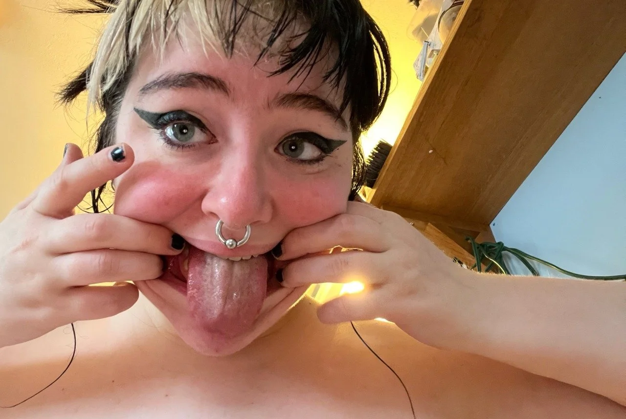 [Timelined by E17] Hailee the bimbo - total - failure image 25
