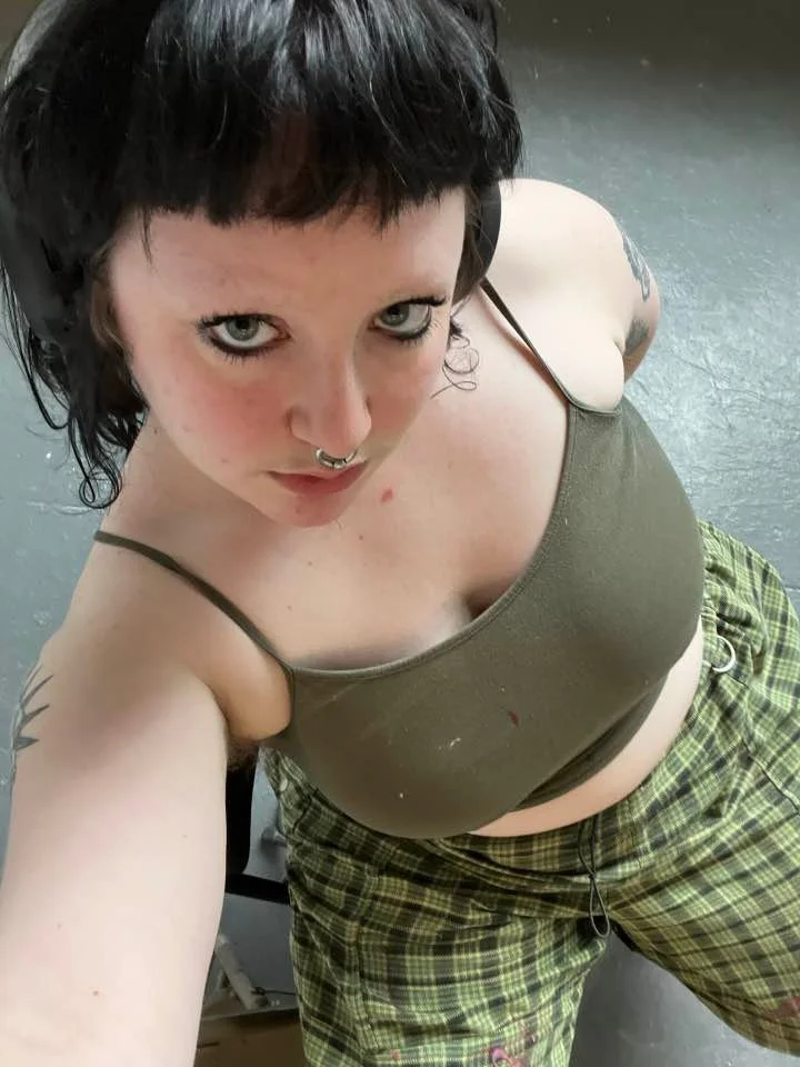 [Timelined by E17] Hailee the bimbo - total - failure image 5
