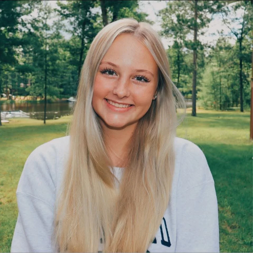 Extremely HOT Girlfriend tries OF 🔥 image 4