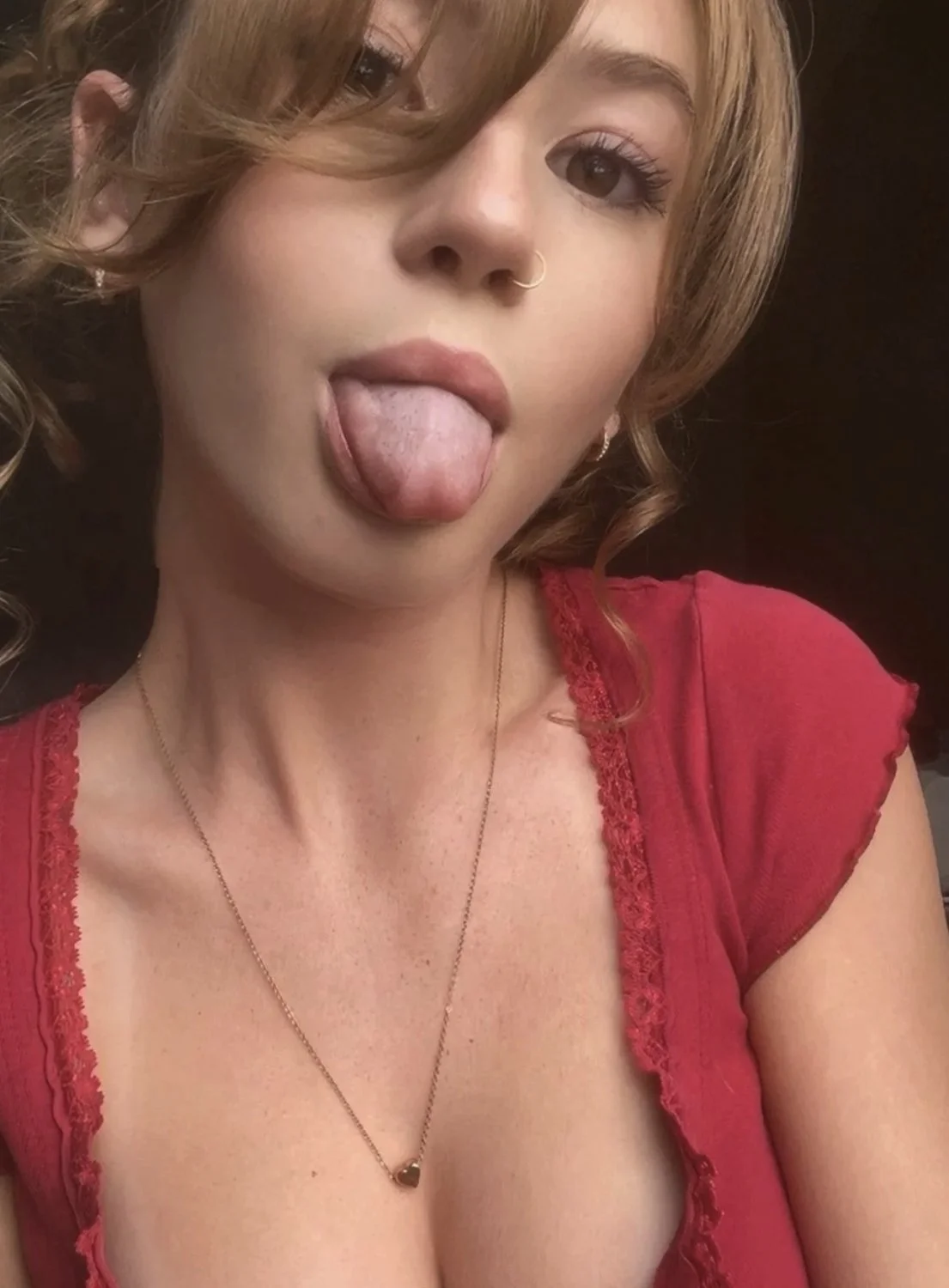 Petite snowbunny slut show off her little ass to bbc image 2