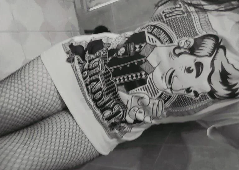 Sexy e girl de lindos pies 🫦 image 4