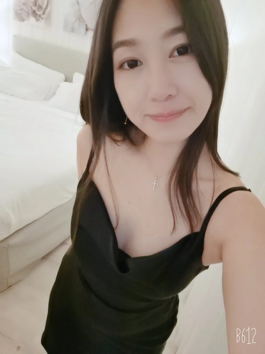 R main image