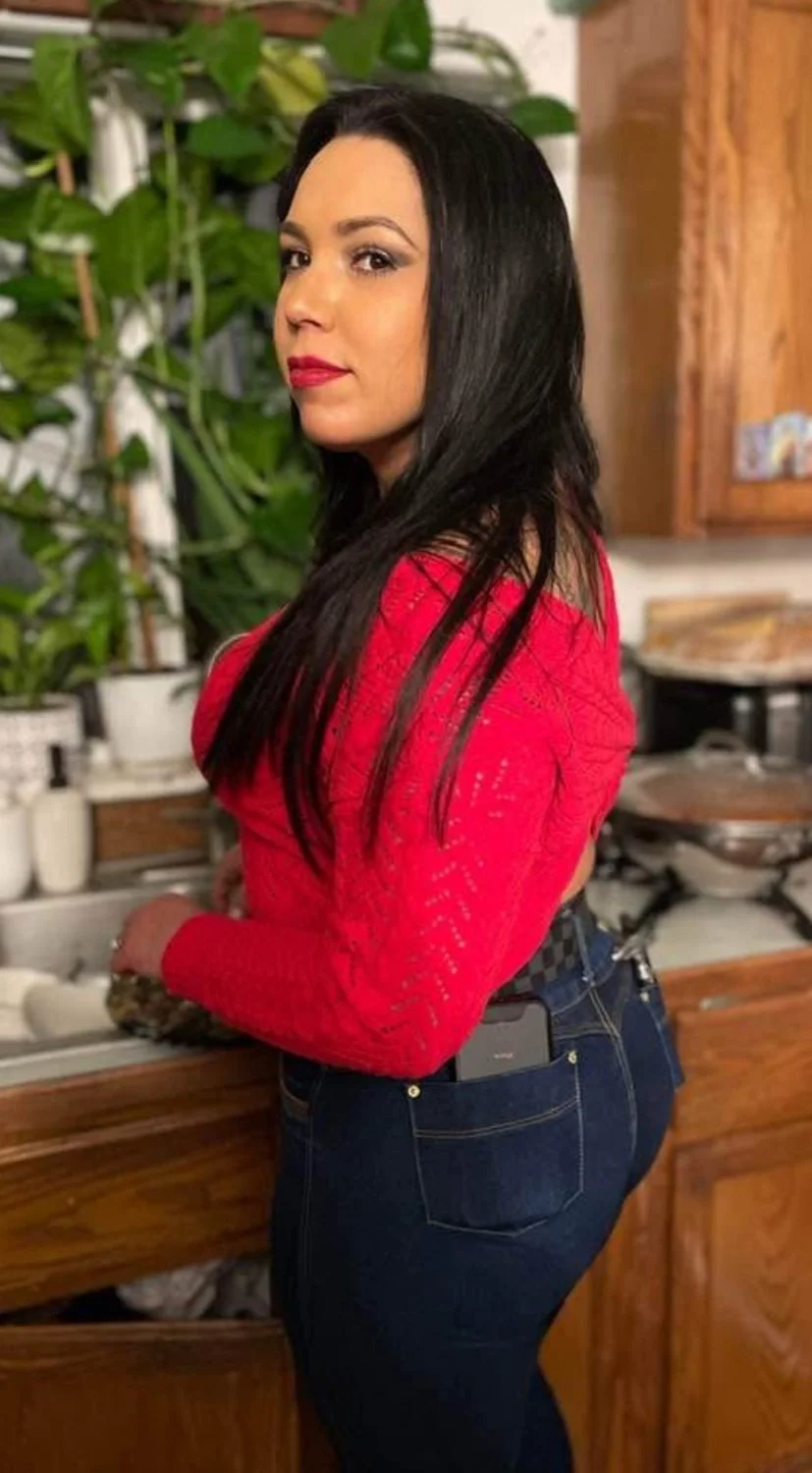 Can anyone tribute this Latina MILF irl (just posted her sister) image 3