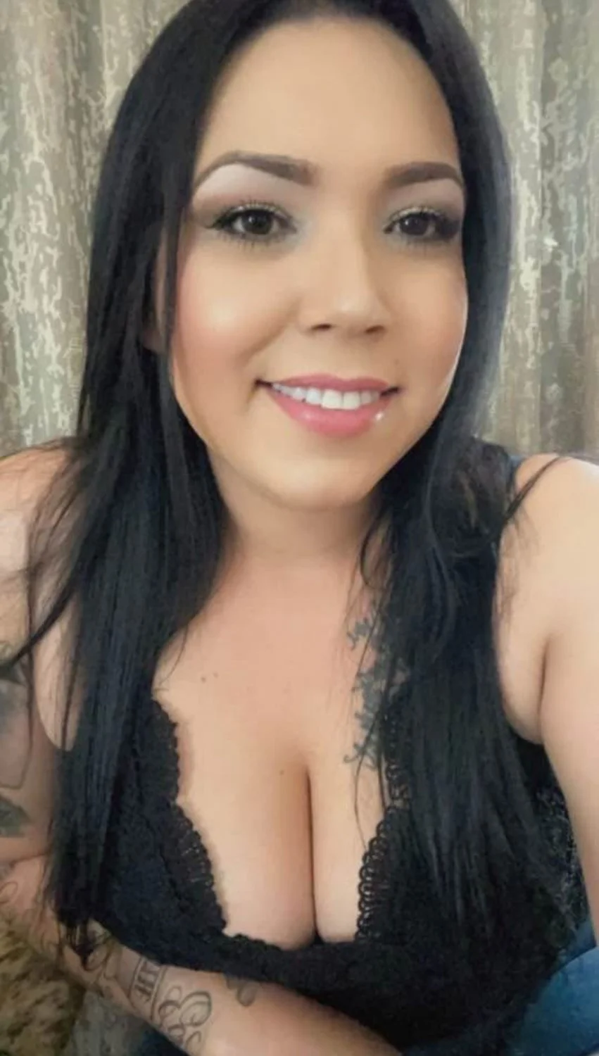 Can anyone tribute this Latina MILF irl (just posted her sister) image 4