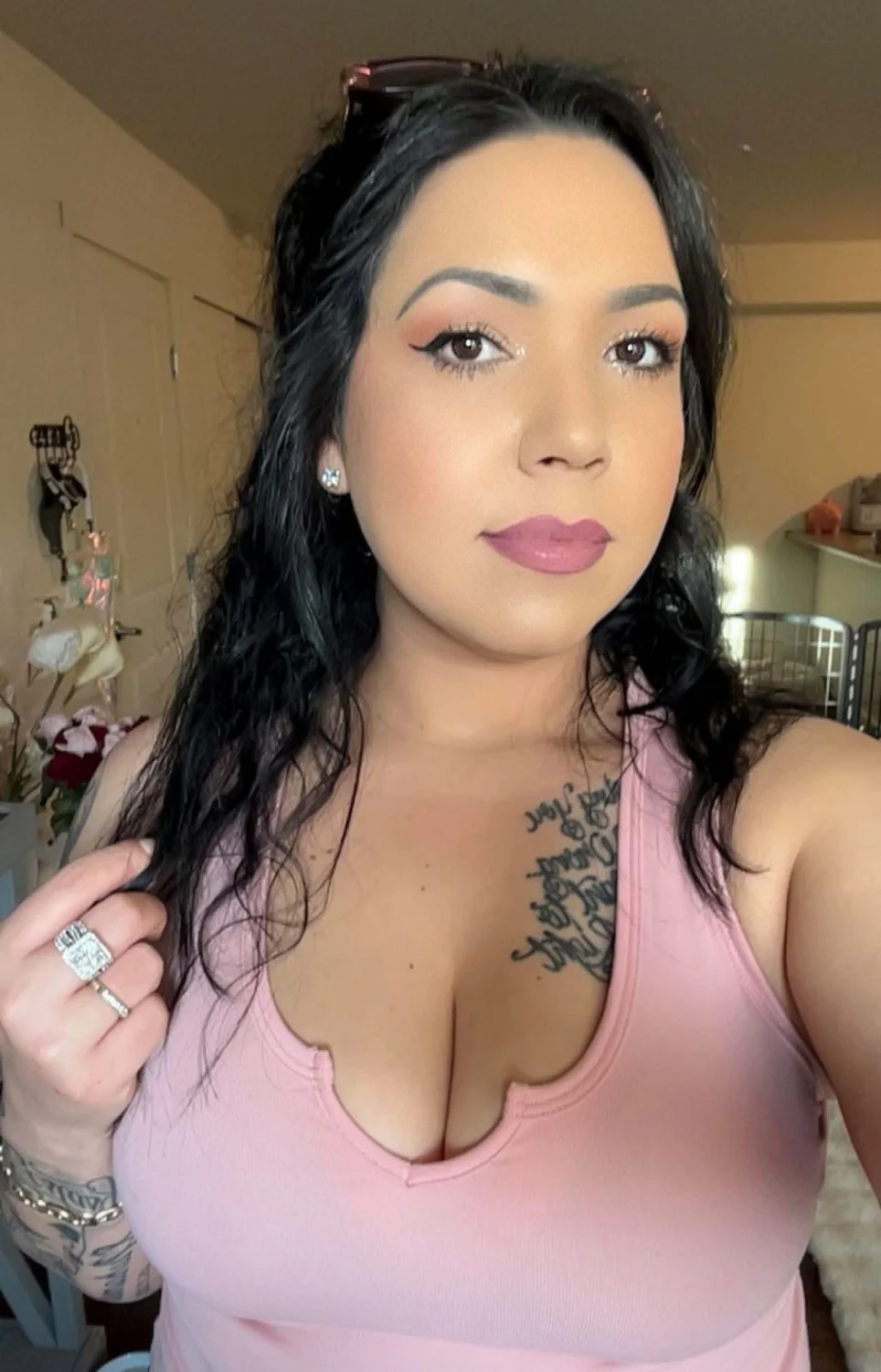 Can anyone tribute this Latina MILF irl (just posted her sister) image 7