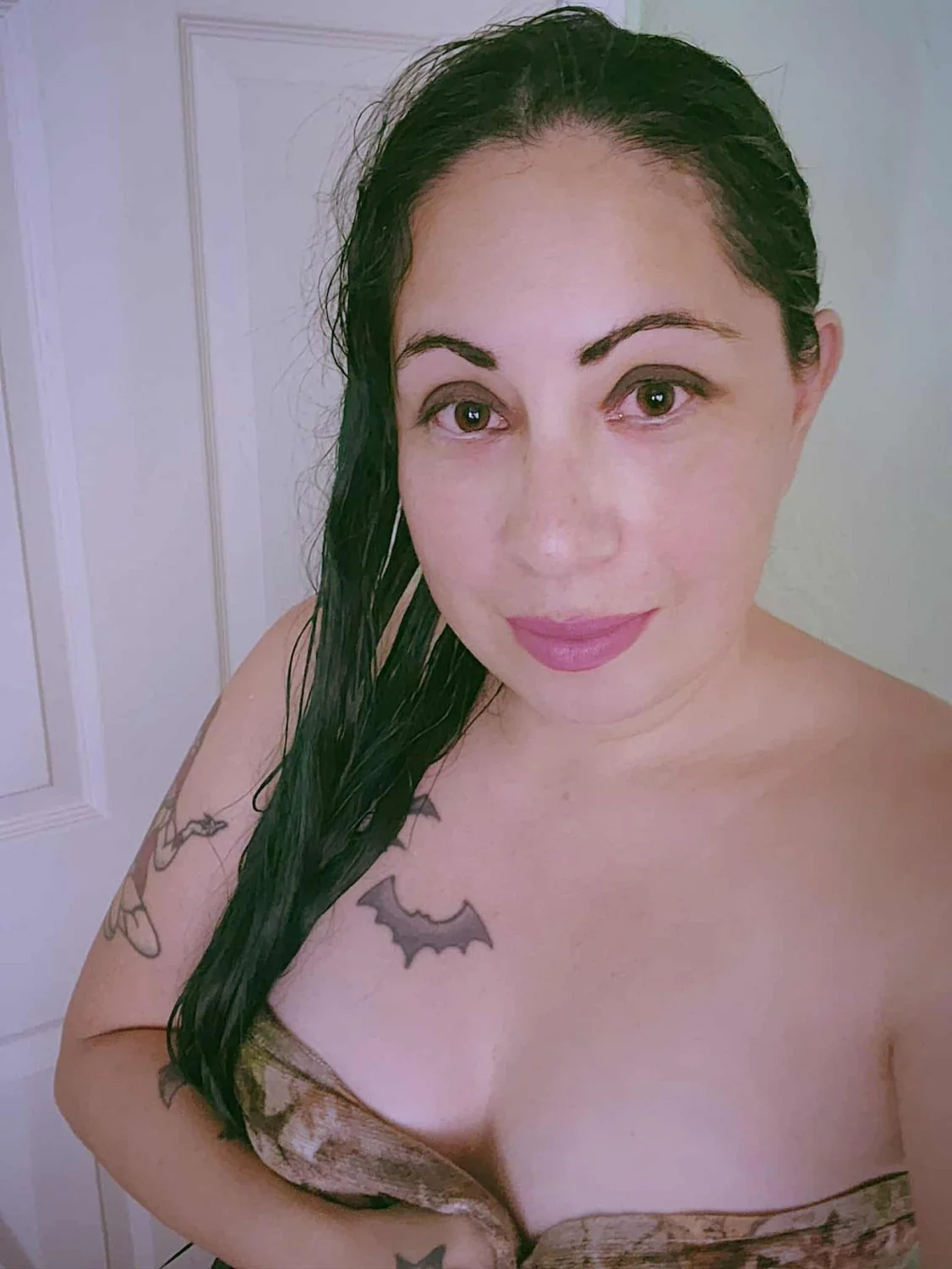 would you tell your step mom you found her online? main image
