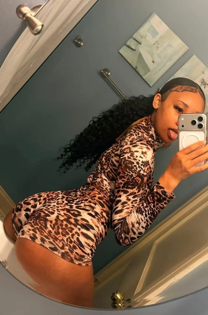 Lite skin tik tok thot showin titties & ASS image 2