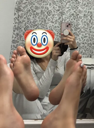 Latina slut playing with a bbc 🦶🏼 cover image