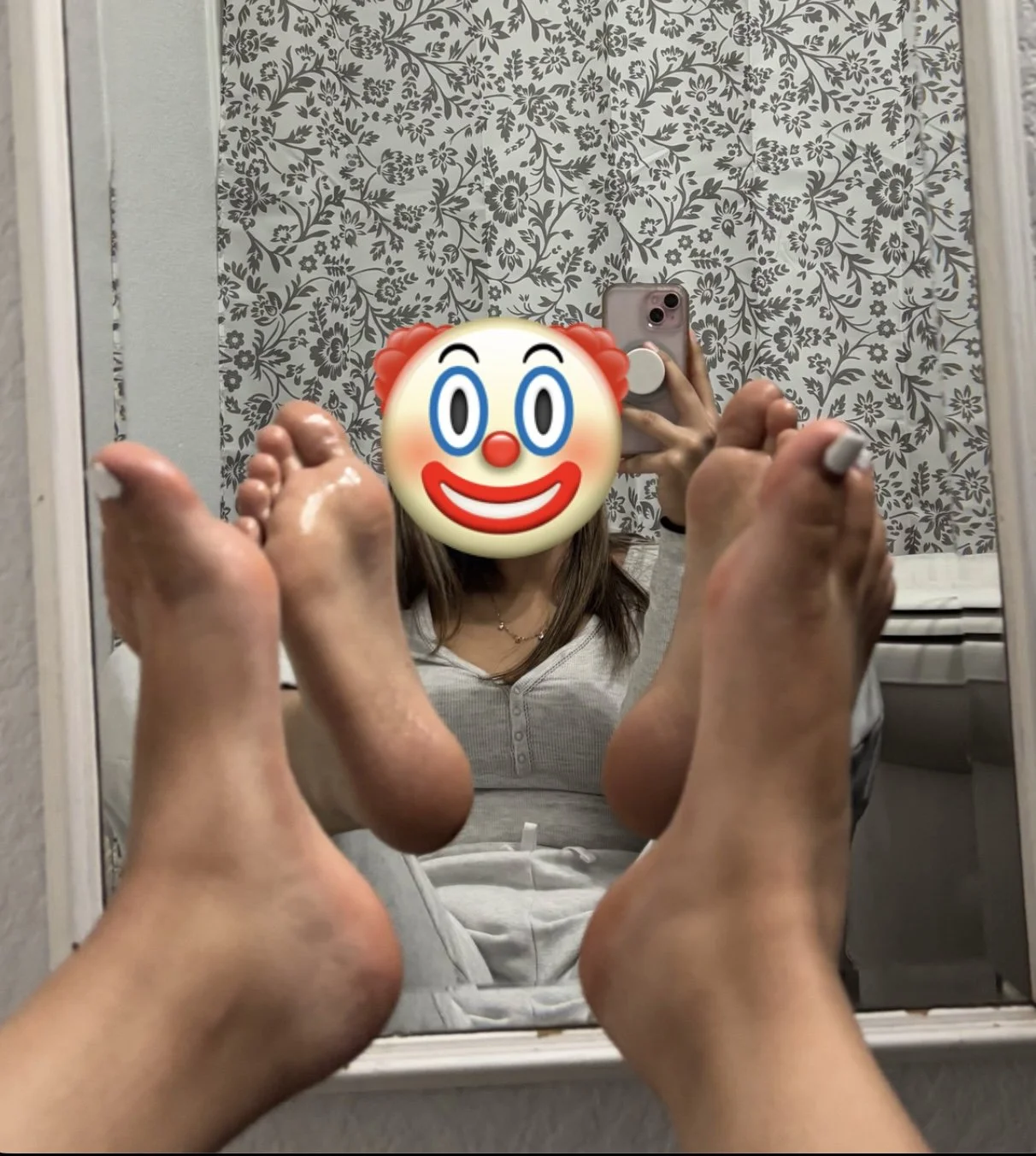 Latina slut playing with a bbc 🦶🏼 image 2