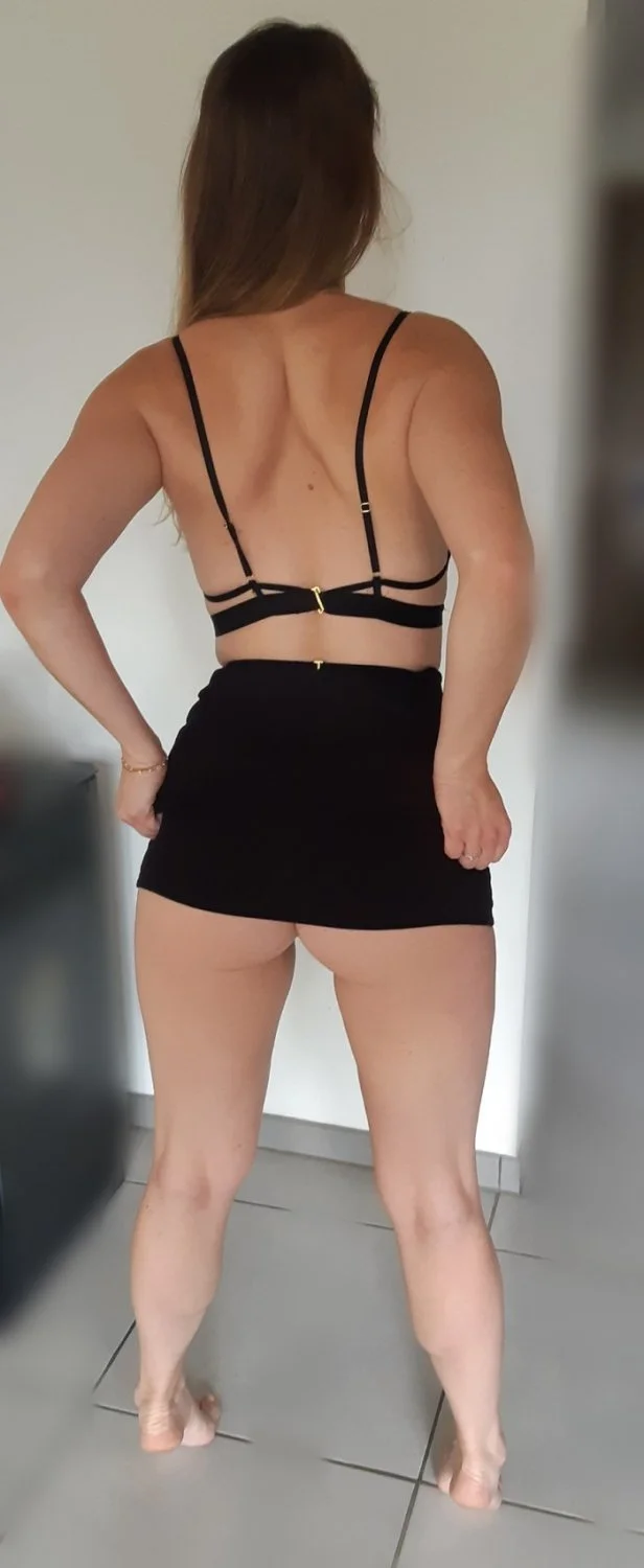 French Girlfriend image 2